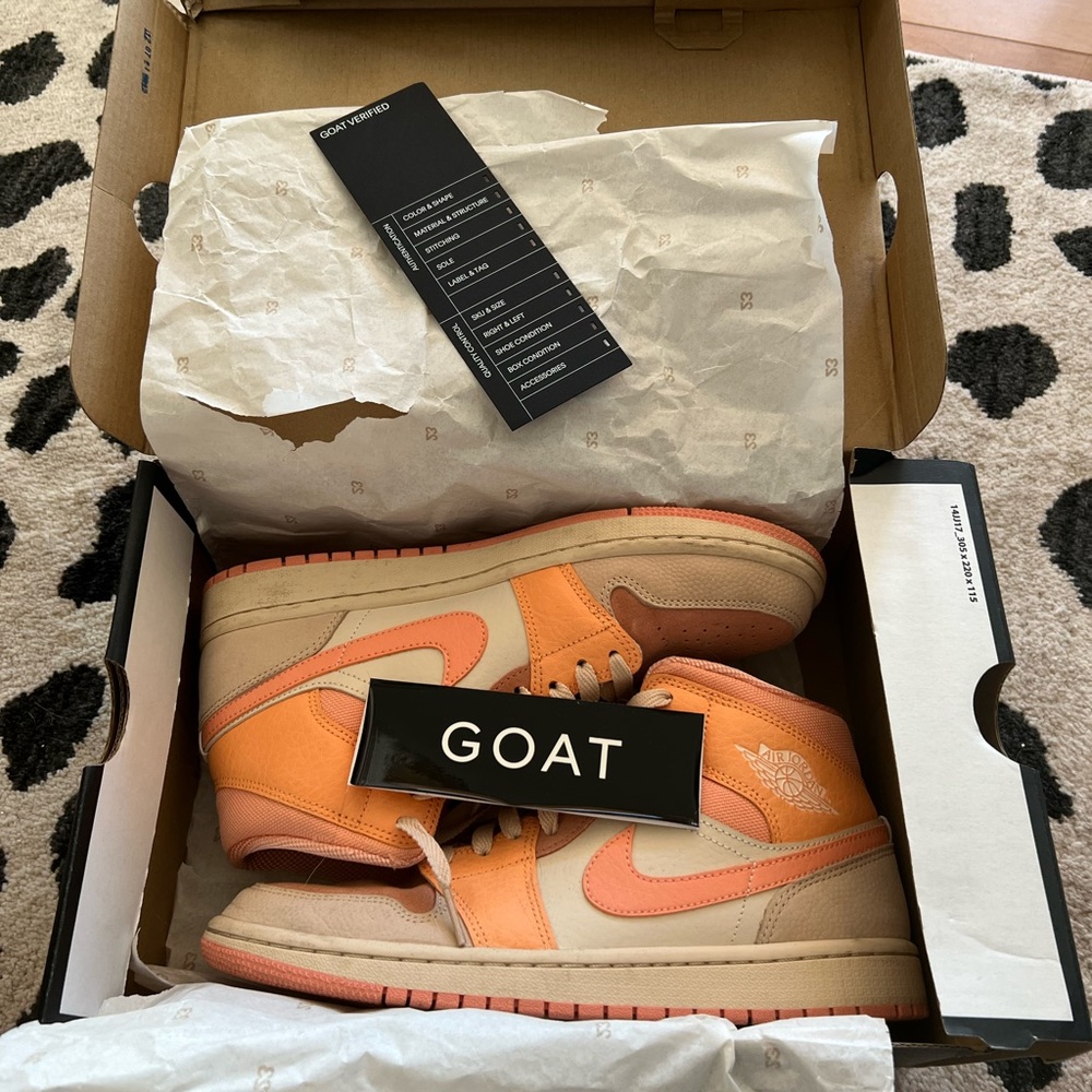 Air Jordan 1 MID